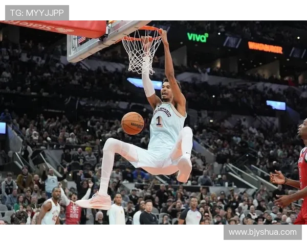 瓦塞尔上半场表现亮眼7中4斩获9分2篮板4助攻1抢断1盖帽助球队稳定局面 瓦塞尔上半场表现亮眼7中4斩获9分2篮板4助攻1抢断1盖帽助球队稳定局面