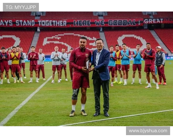 门神范德萨亲临现场助阵海港对阵浙江激战引热议